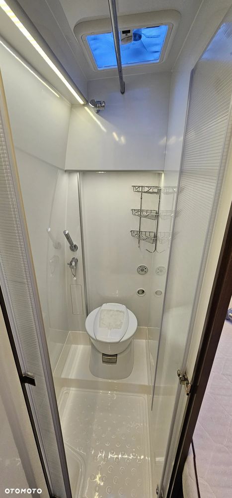 Globe-Traveller VOYAGER X 4 OSOBOWY PODWÓJNA PODŁOGA PEUGEOT BOXER 3.0L KRAJOWY - 9