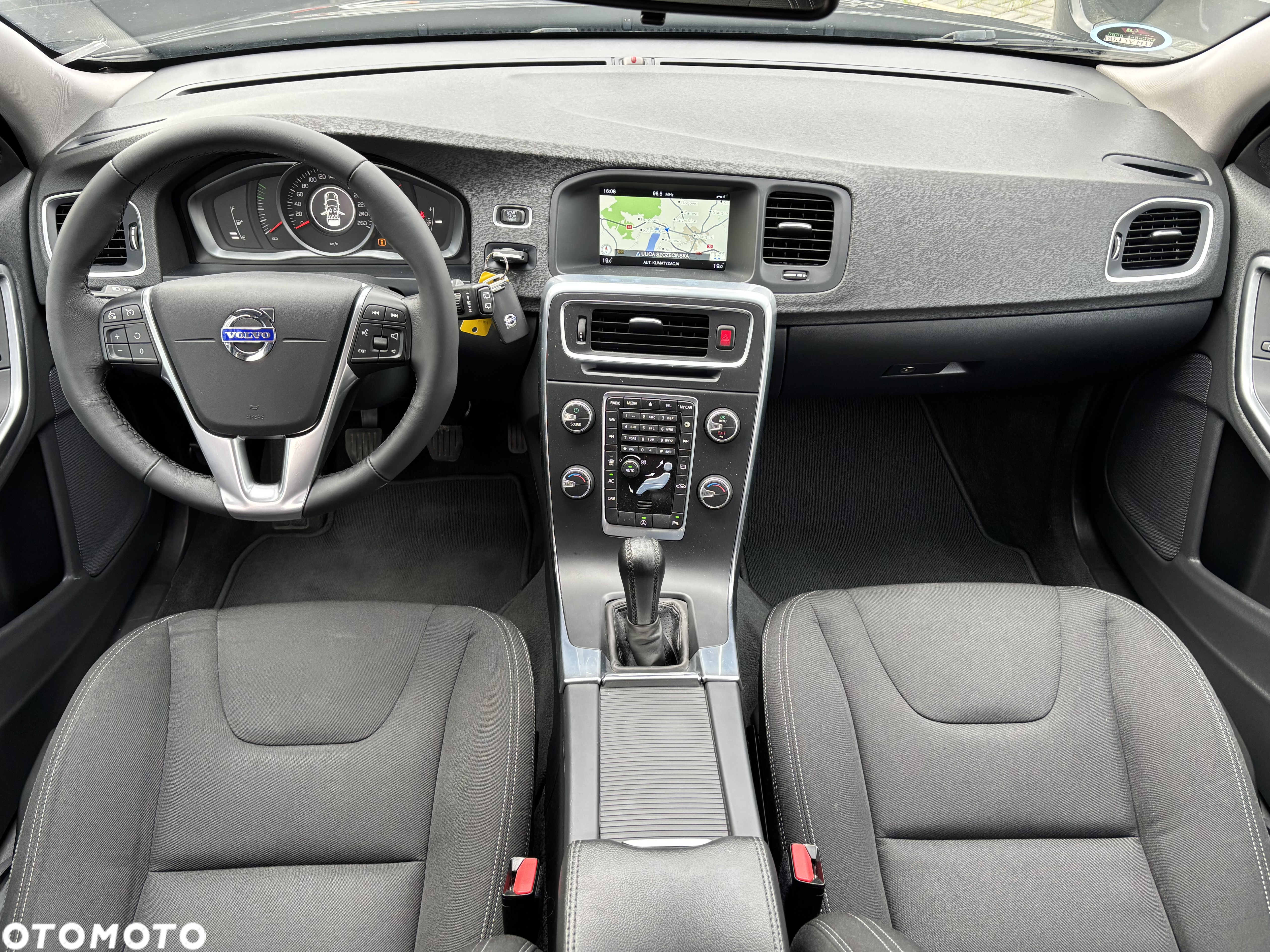 Volvo V60 Cross Country D3 Momentum - 28