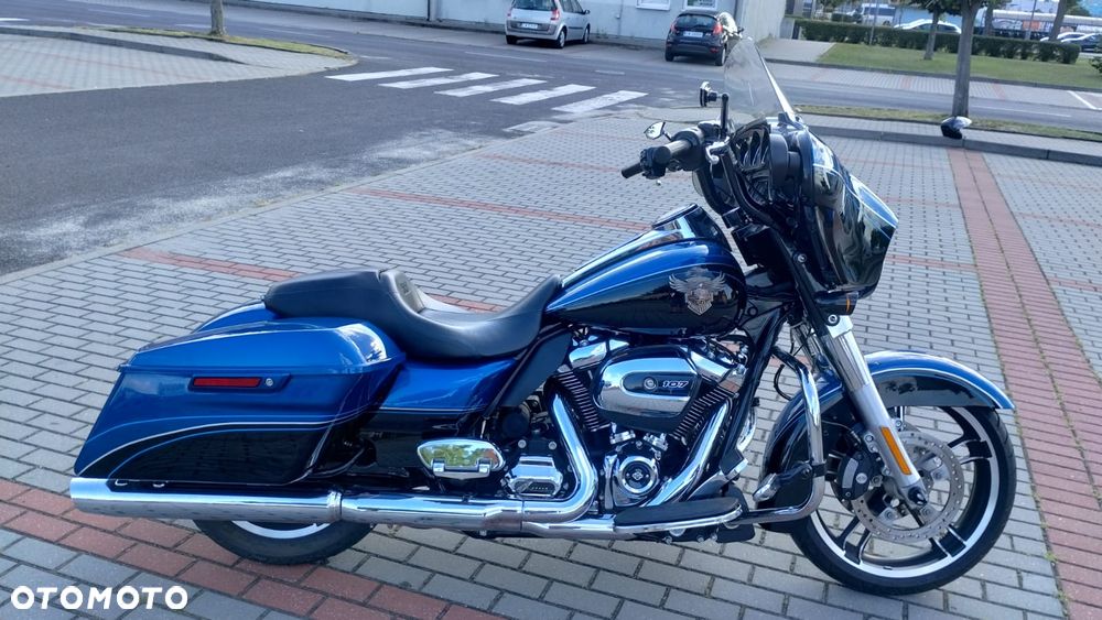 Harley-Davidson CVO Street Glide - 17