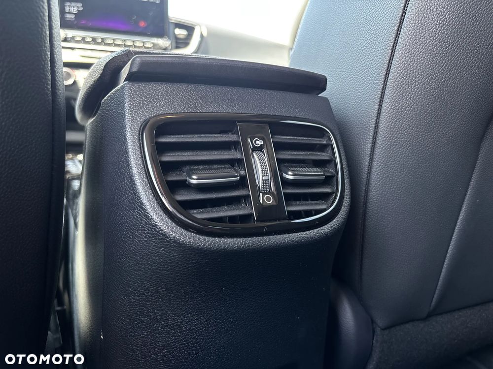 Kia XCeed 1.5 T-GDI Business Line DCT - 16