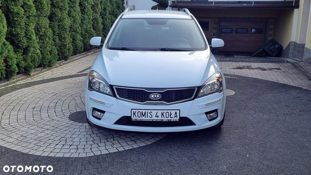 Kia Ceed - 9