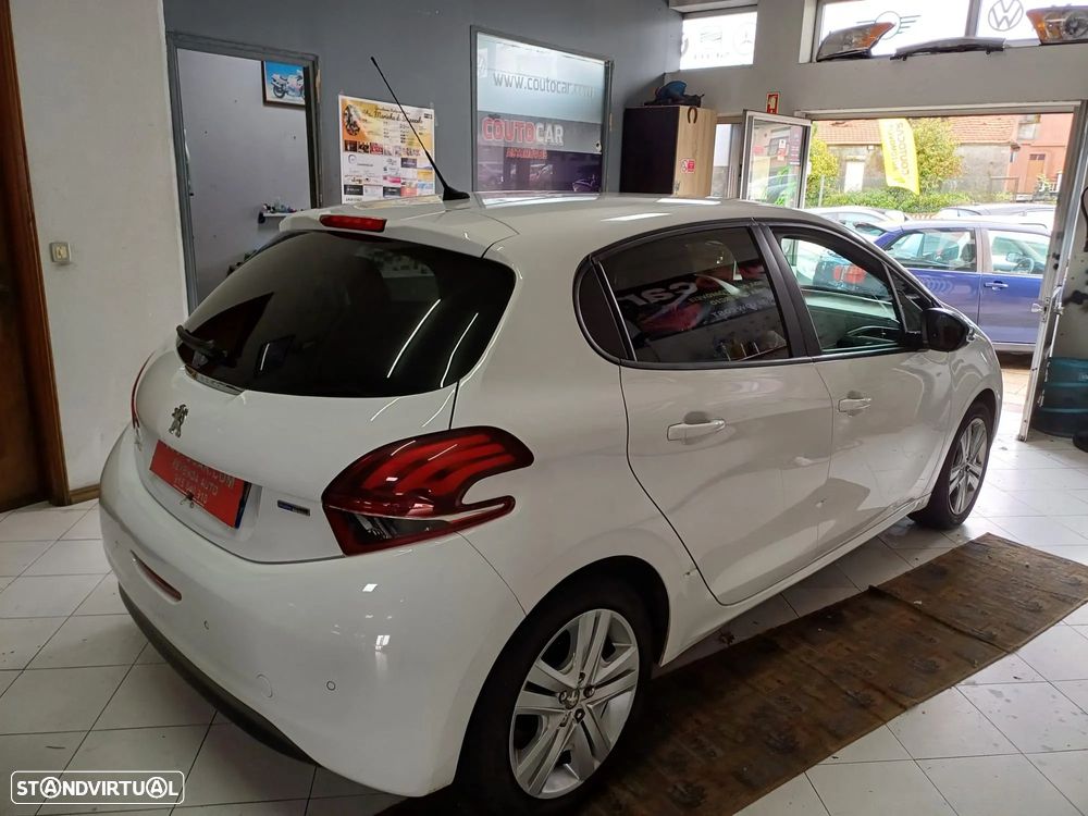 Peugeot 208 PureTech 82 Start & Stop Style - 6