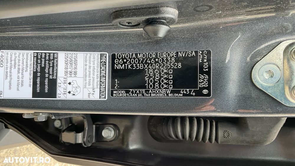 Toyota C-HR 1.8 HSD 122 CP 4x2 CVT Core - 36