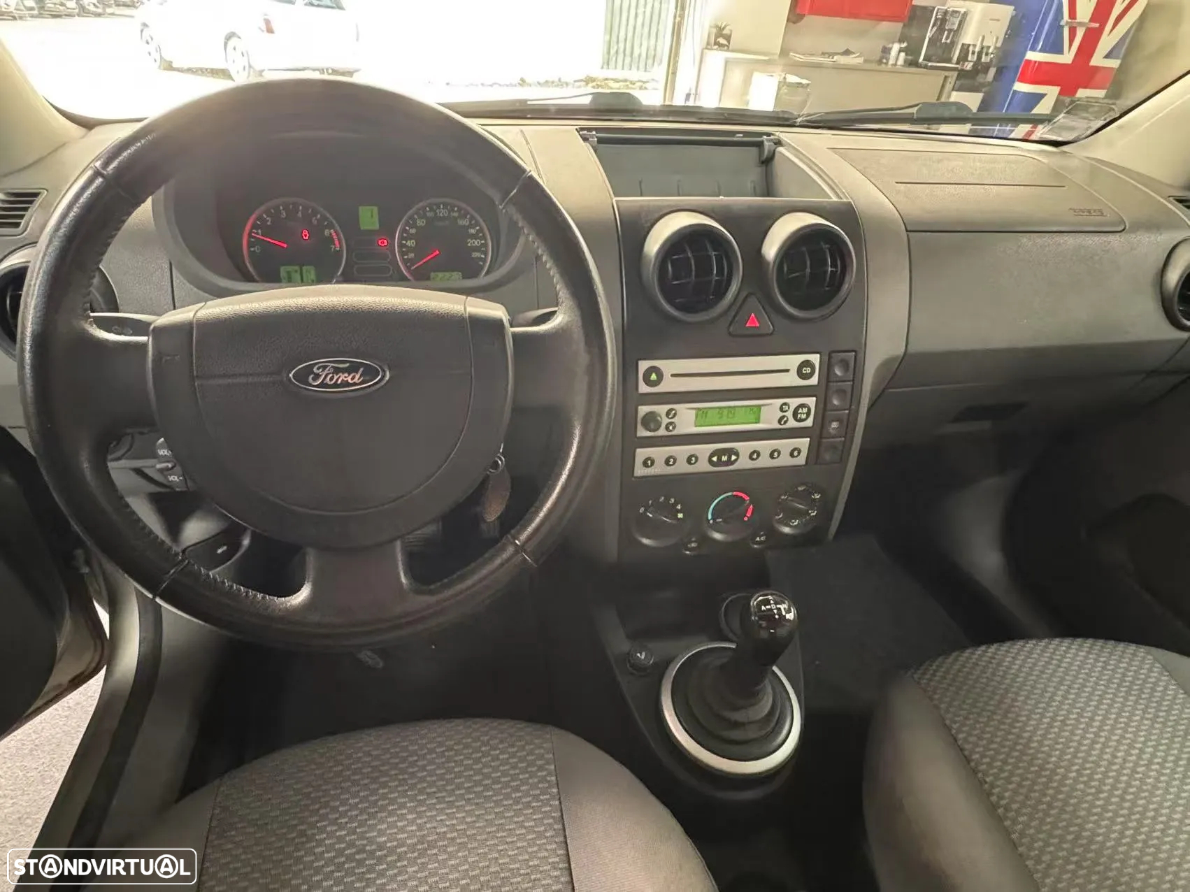 Ford Fusion - 15