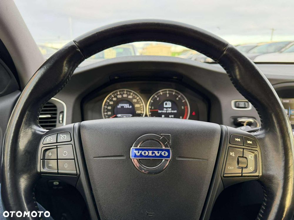 Volvo V60 D3 Geartronic Summum - 14