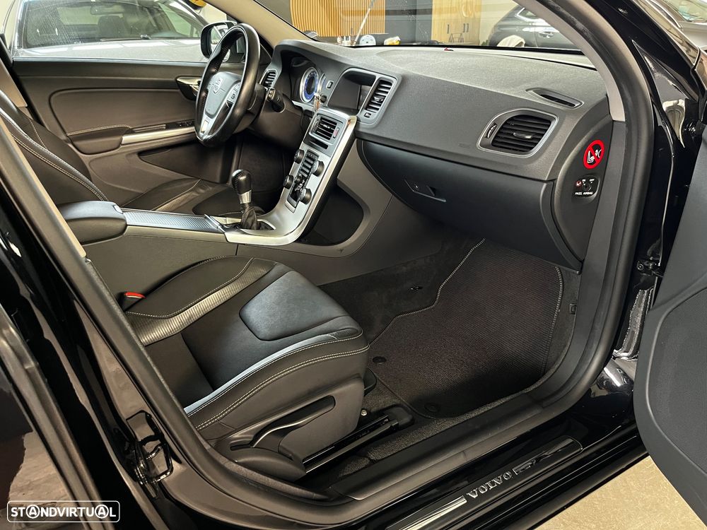 Volvo V60 2.0 D3 R-Design - 8