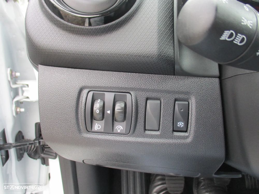 Renault Clio 0.9 TCe Limited Edition - 18