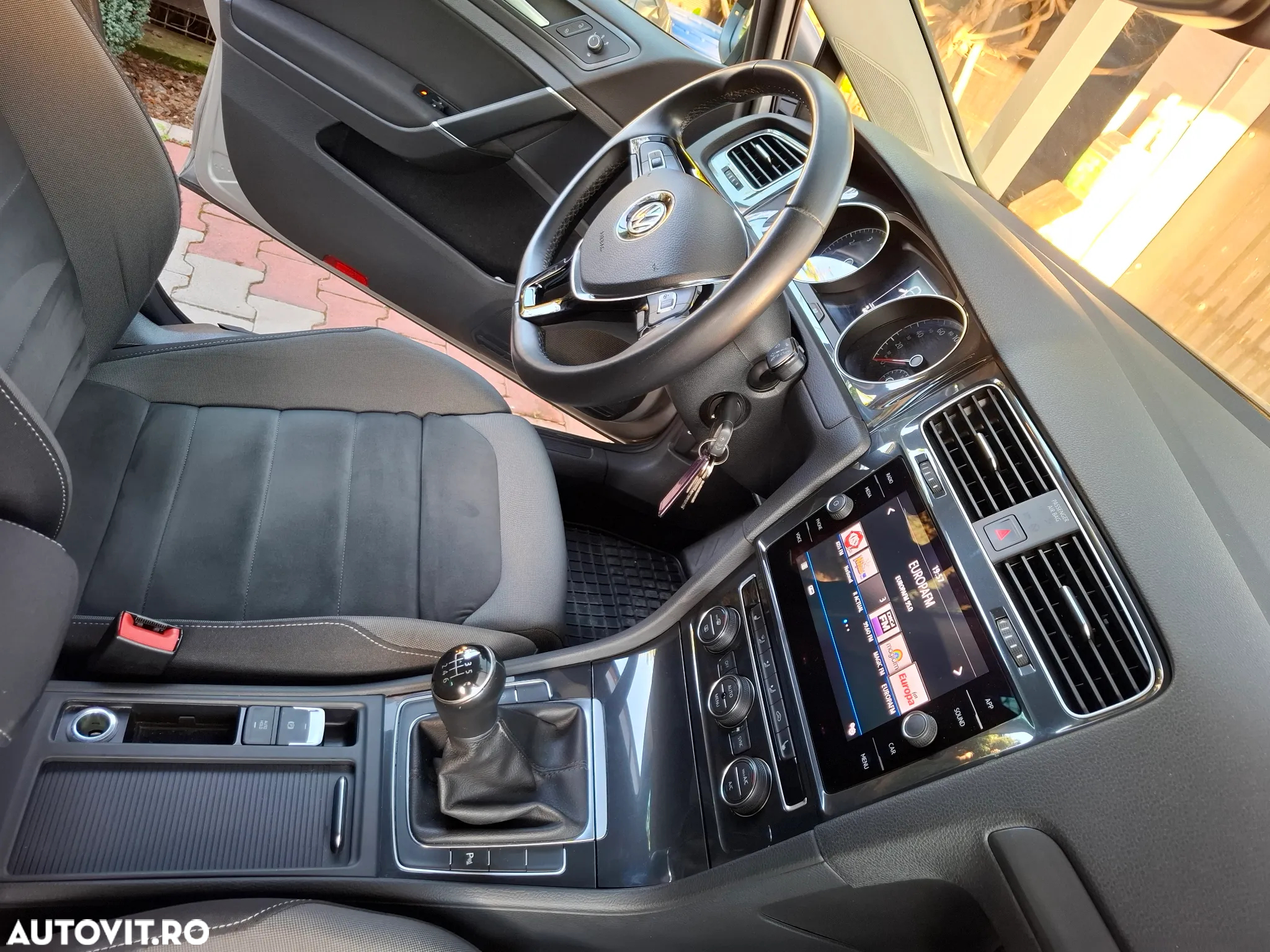 Volkswagen Golf 1.0 TSI Comfortline - 4