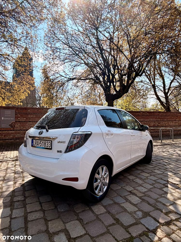 Toyota Yaris Hybrid 100 Premium - 3