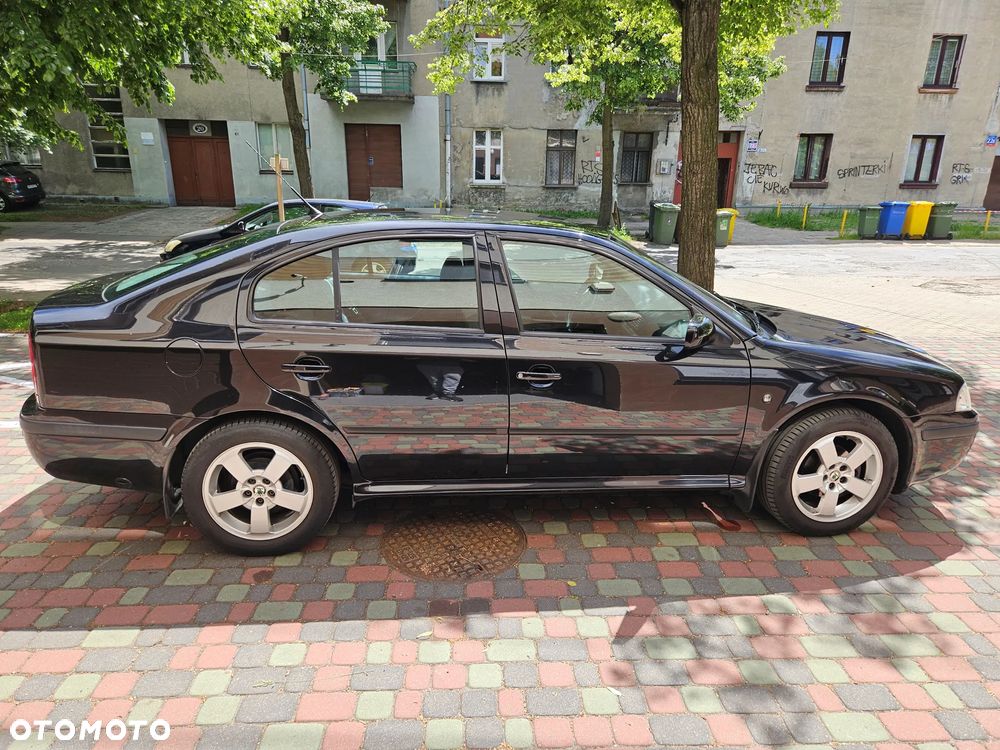 Skoda Octavia 1.6 Tour - 9
