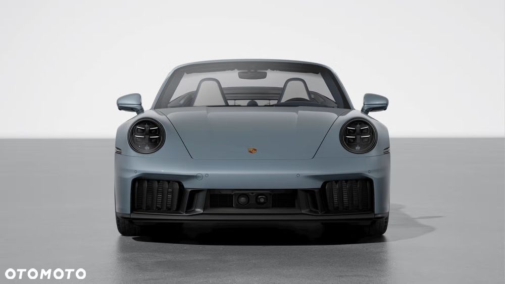 Porsche 911 Carrera GTS - 2