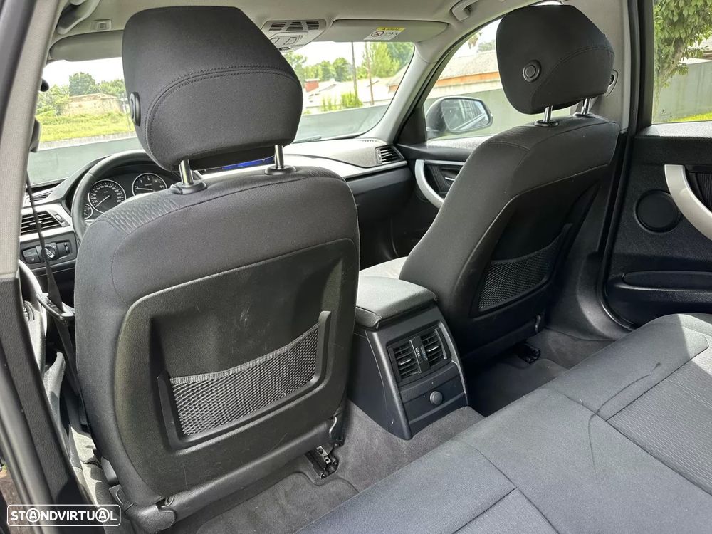 BMW 318 d Aut. Sport Line - 53
