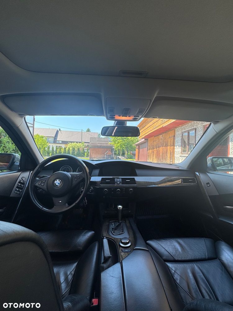 BMW Seria 5 550i - 14