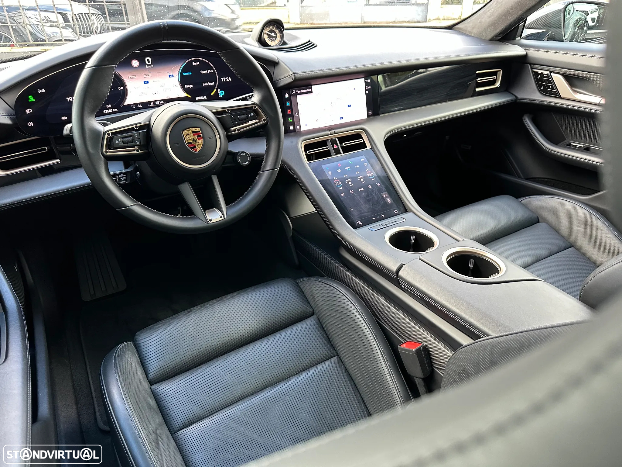 Porsche Taycan Turbo S - 24
