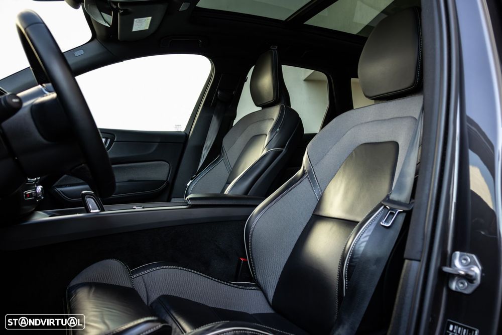 Volvo XC 60 2.0 B4 R-Design Geartronic - 24