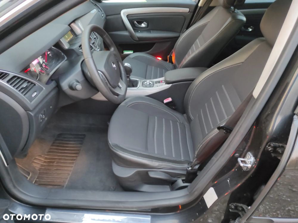 Renault Laguna 2011 photo 5