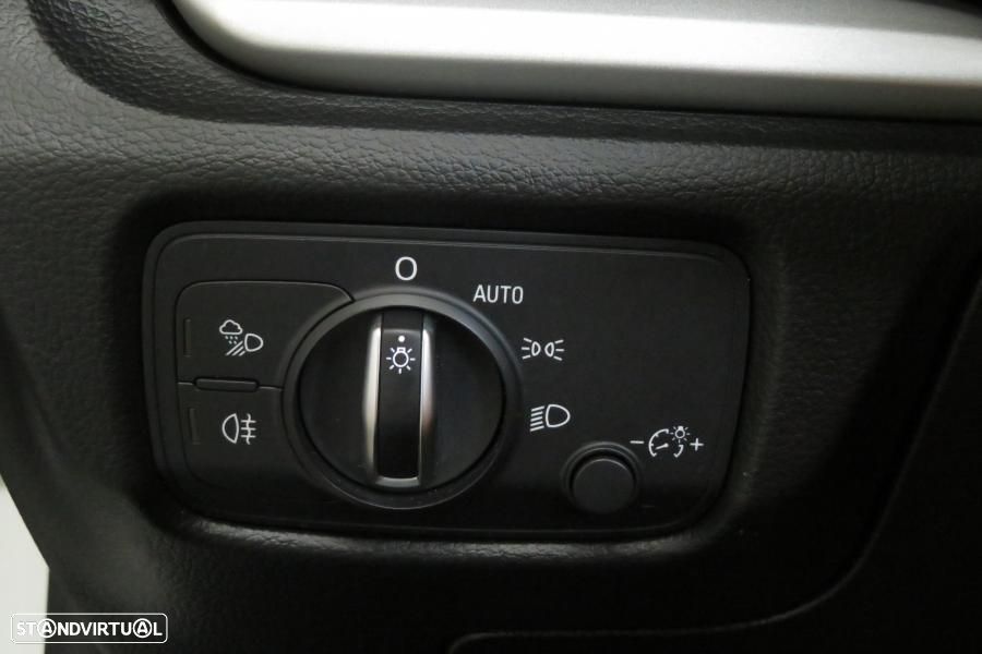 Audi A3 Cabrio 1.6 TDi Design - 17