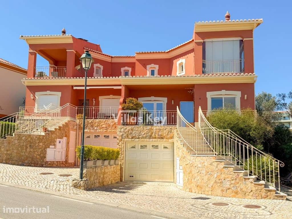 Casa com 3 quartos, vista para o mar e piscina, perto da praia, em ... - Grande imagem: 4/41