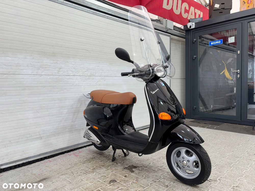Piaggio Vespa - 2