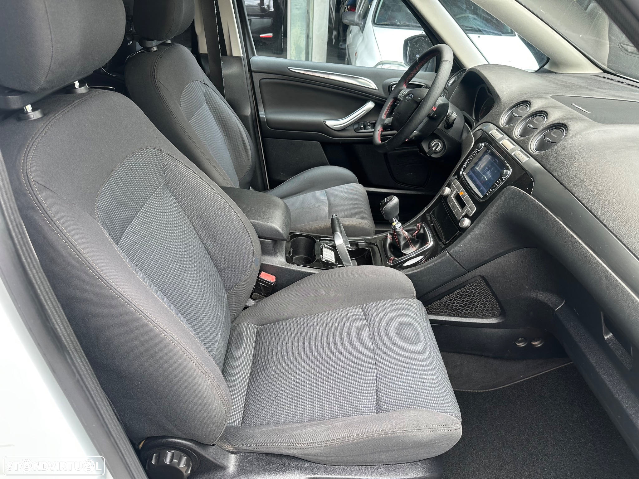 Ford S-Max 2.0 TDCi Titanium 7L - 24
