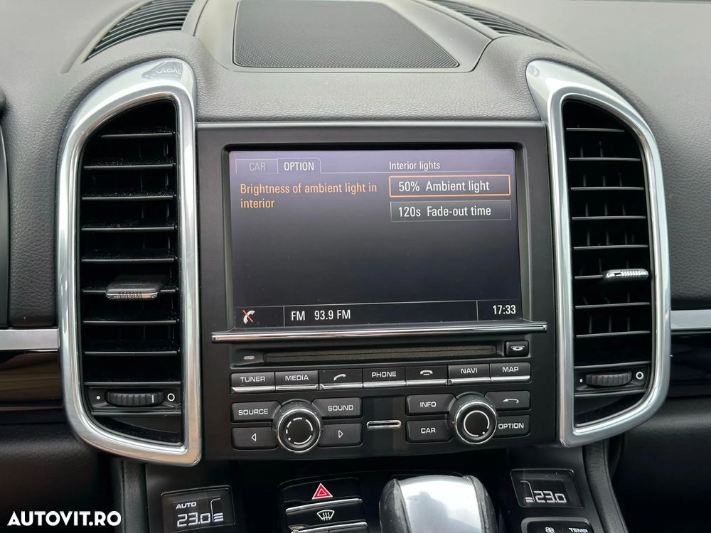 Porsche Cayenne 3.0 L - 14