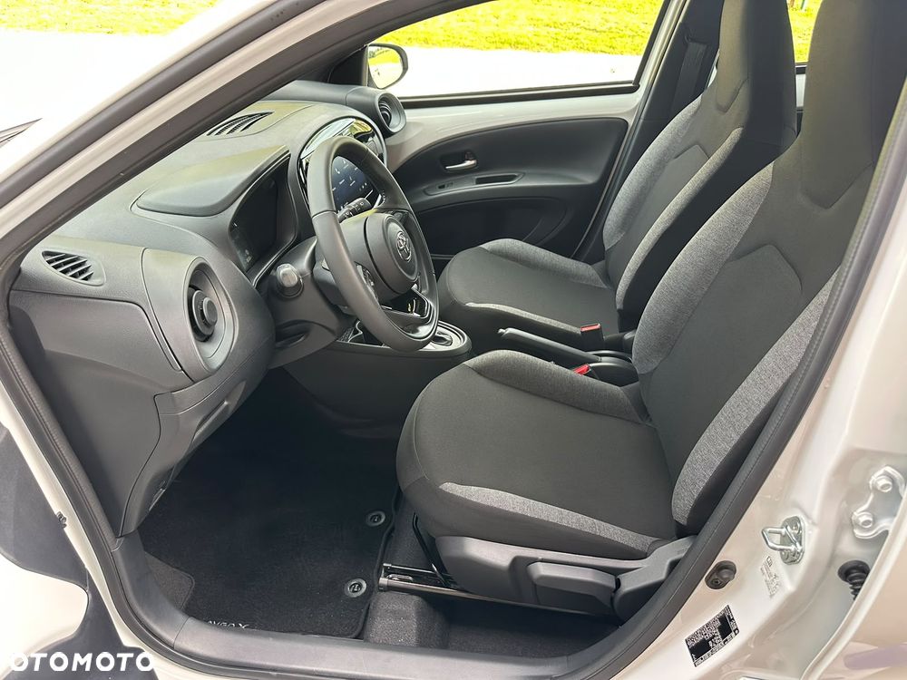 Toyota Aygo X S-CVT Play - 9