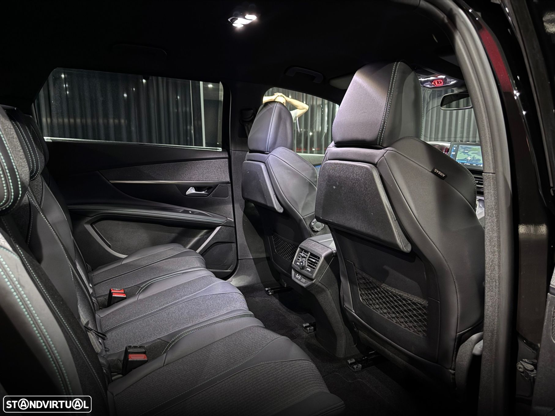 Peugeot 5008 1.2 PureTech Allure Pack EAT8 - 33