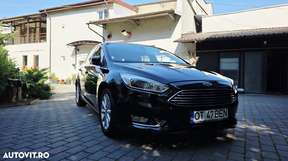 Ford Focus 2.0 TDCI Powershift Titanium - 12