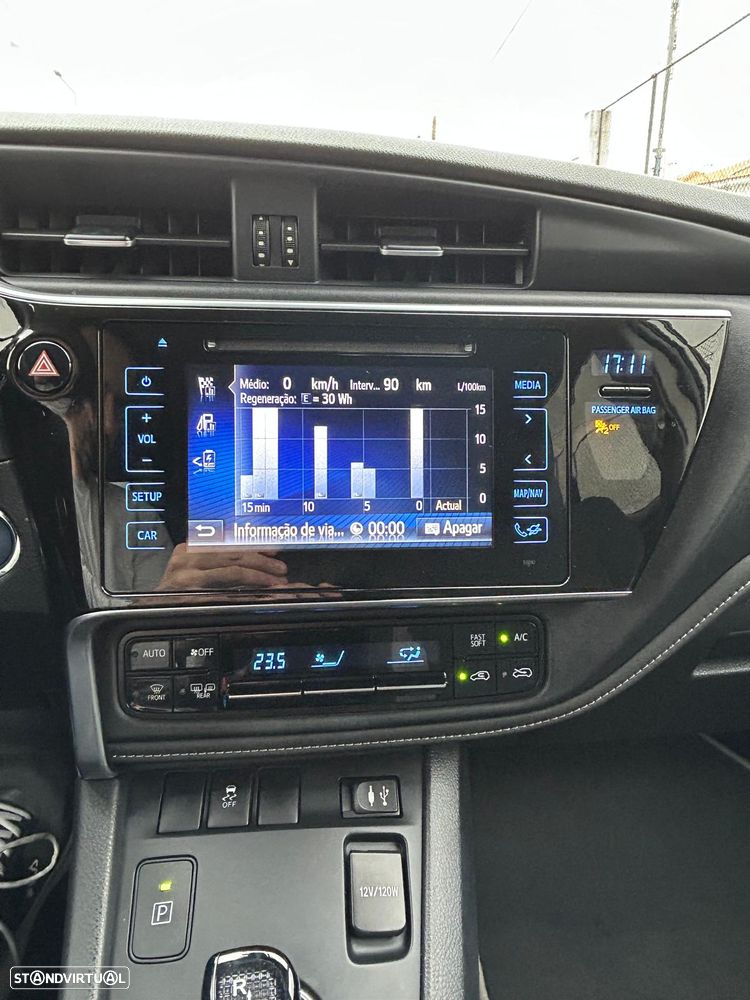 Toyota Auris Touring Sports - 35