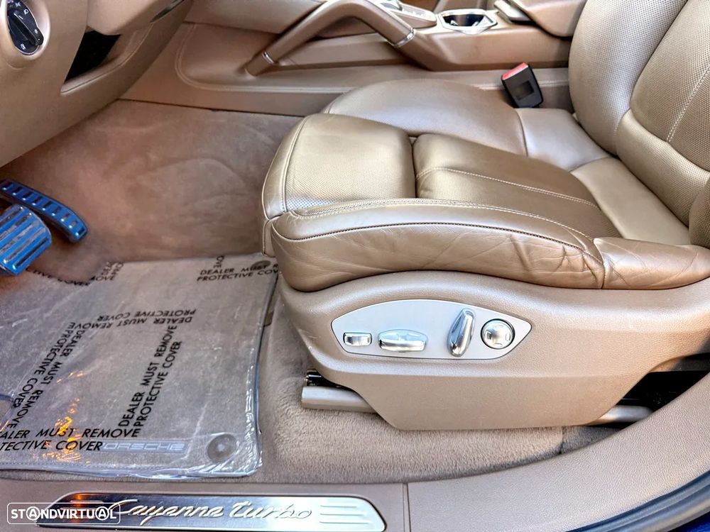 Porsche Cayenne Turbo - 24