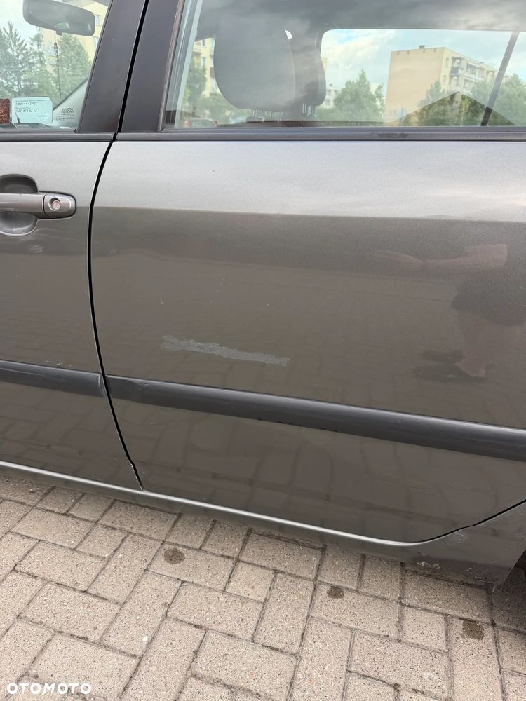 Toyota Corolla - 12