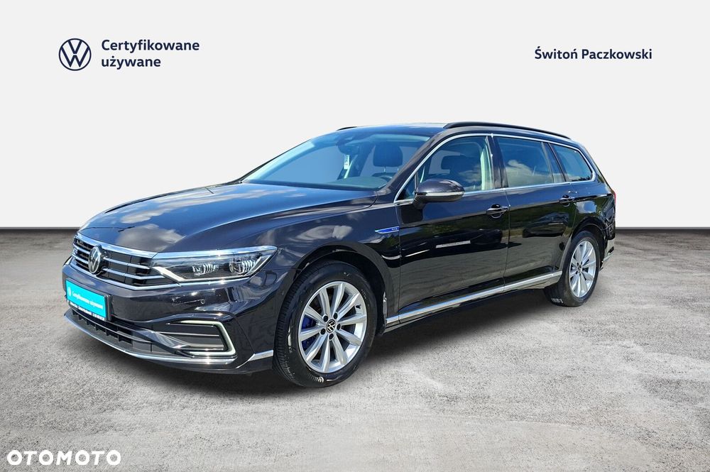 Volkswagen Passat - 1