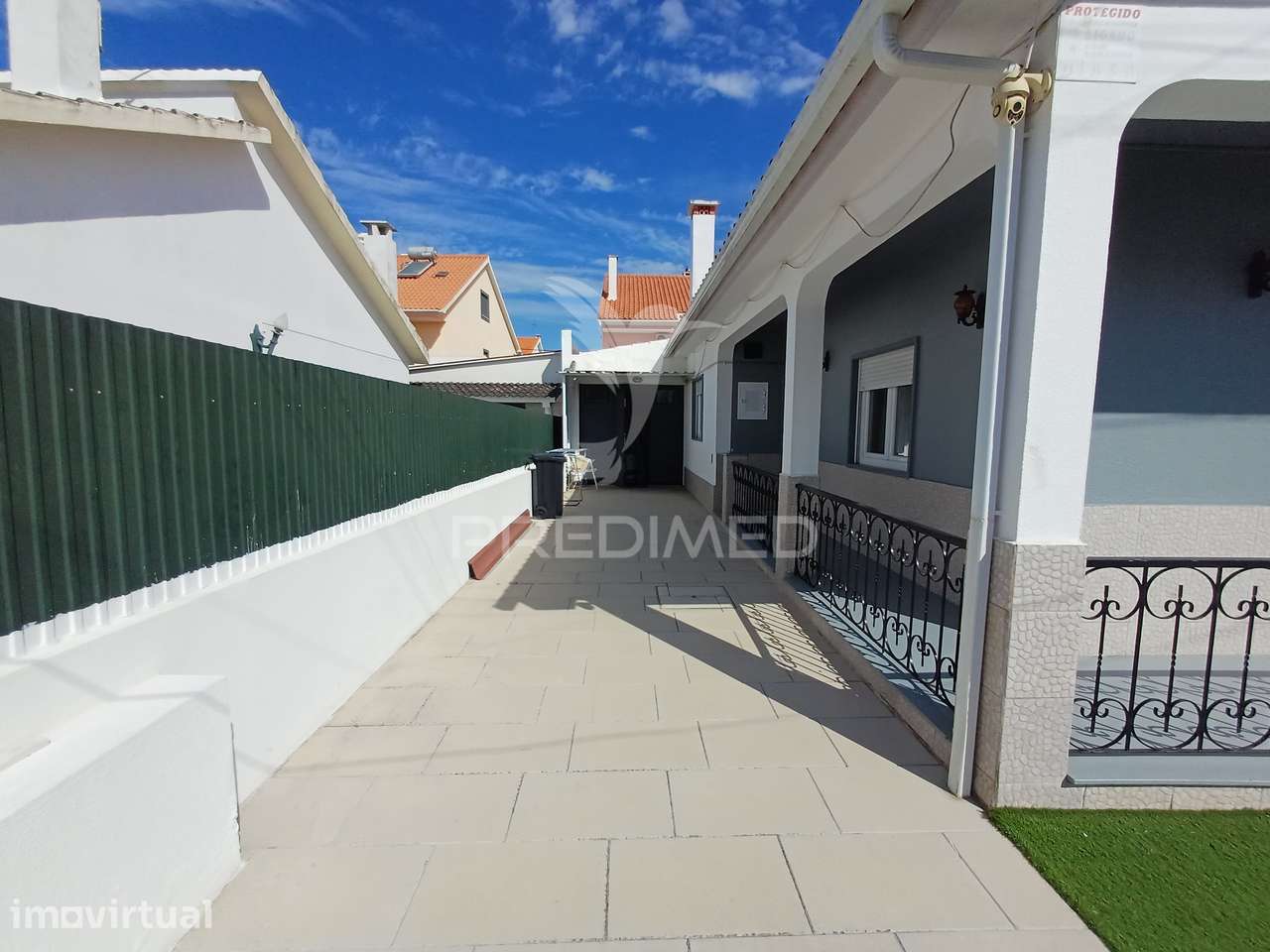 Moradia T4 Isolada – O equilíbrio perfeito entre conforto, espaço e... - Grande imagem: 2/27