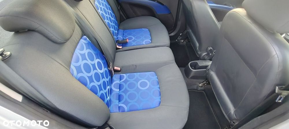 Hyundai i10 - 11