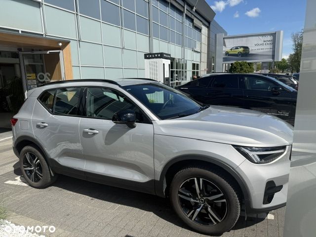 Volvo XC 40 B3 Plus Dark - 25