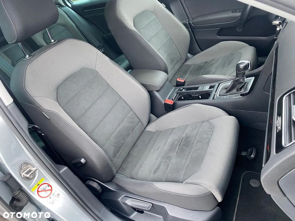 Volkswagen Golf 2.0 BlueTDI DSG Highline - 28