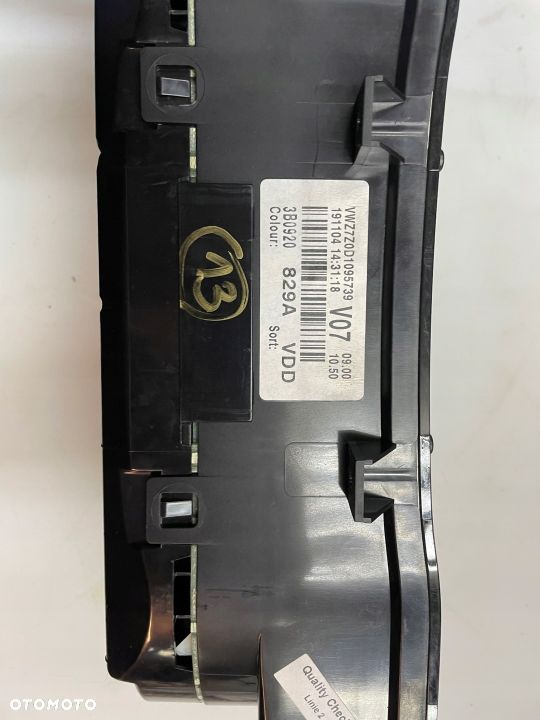 LICZNIK ZEGARY VW PASSAT B5 FL 3B0920829A - 4