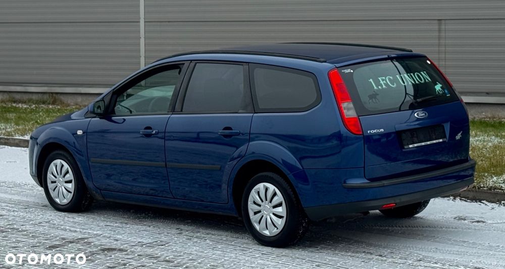 Ford Focus 1.8 Ghia - 12