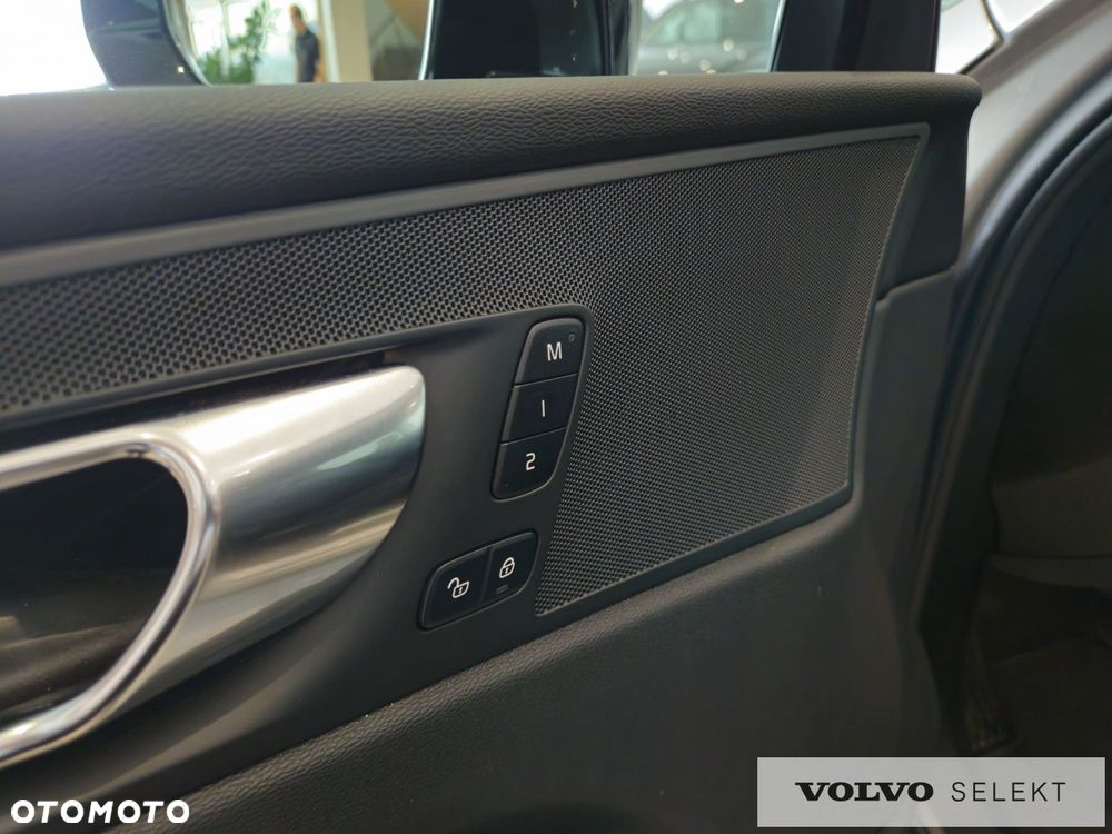 Volvo XC 60 - 24