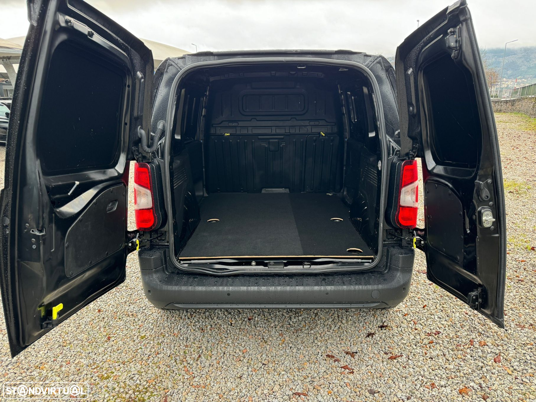 Citroën Berlingo 1.5BlueHDI AUTOMÁTICA 3LUG Full Extras - 14