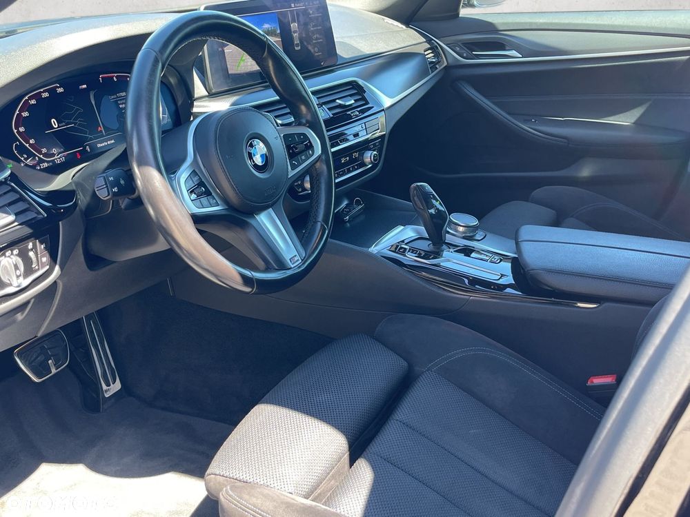 BMW Seria 5 530i GPF xDrive M Sport sport - 11