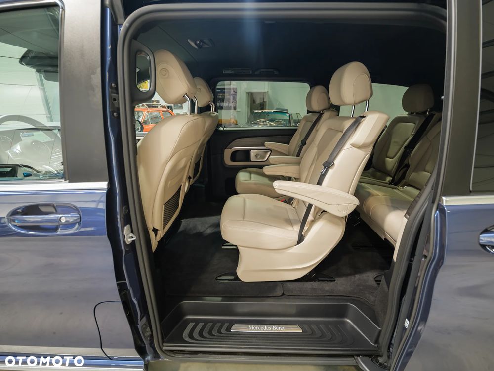 Mercedes-Benz Klasa V 300 mHEV 9G-Tronic (d³ugi) - 17
