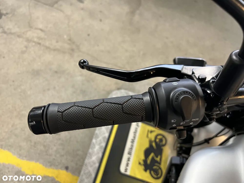 Royal Enfield Guerrilla - 24