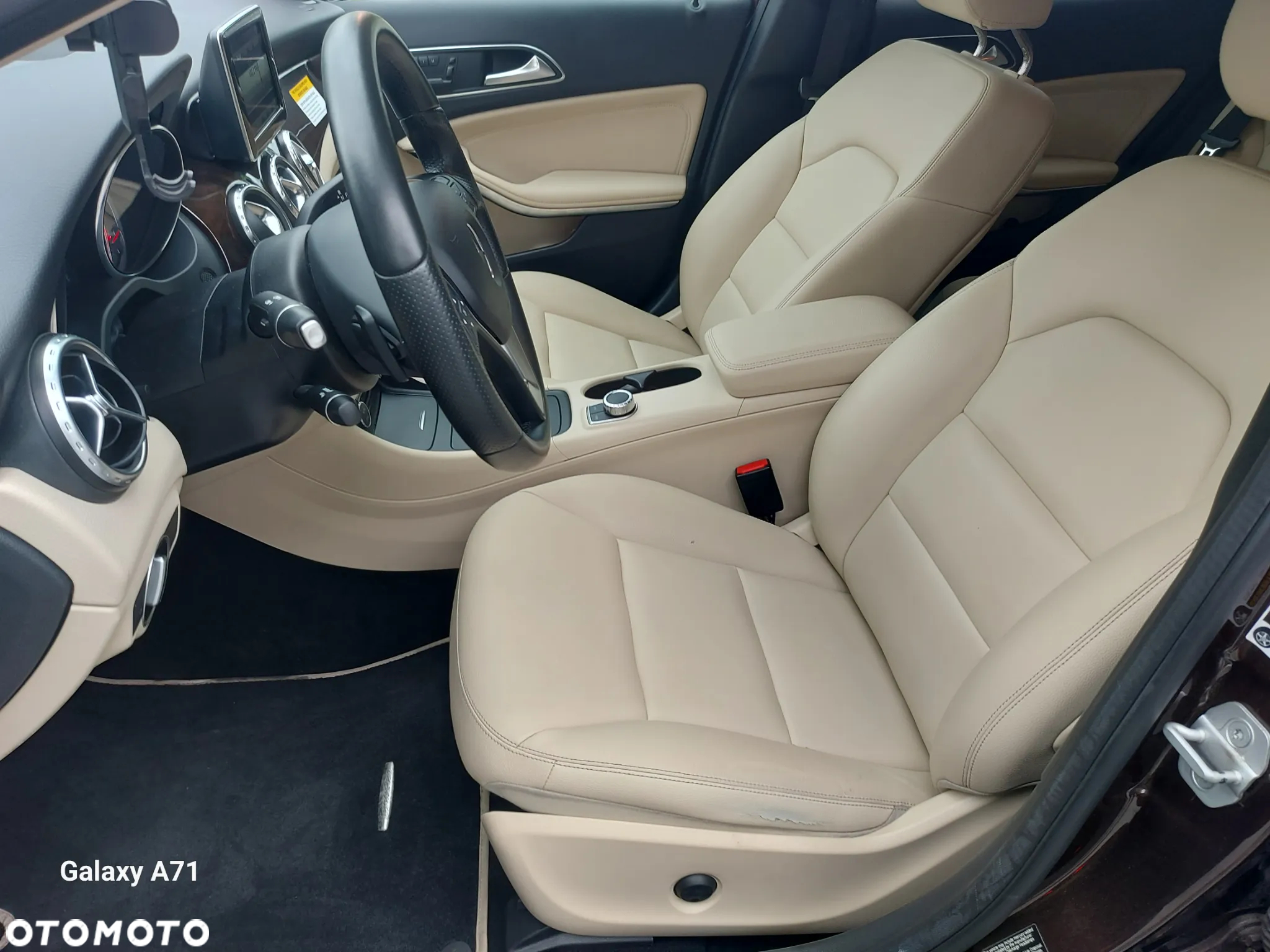 Mercedes-Benz GLA 250 4-Matic AMG Line - 11