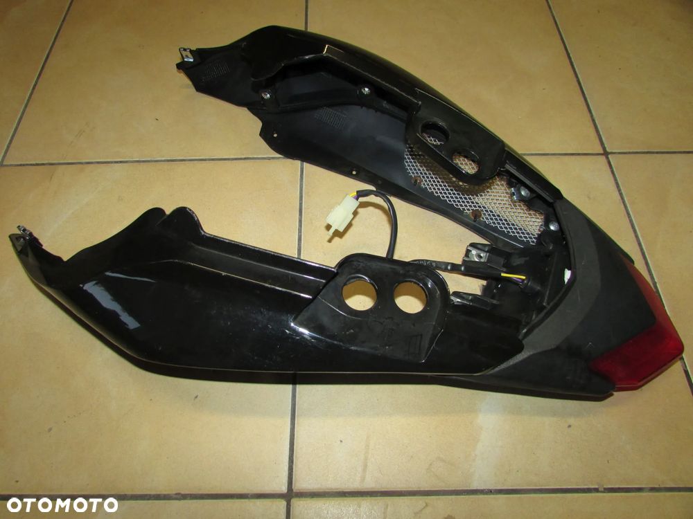 Benelli BN 125 ogon zadupek lampa tył - 2