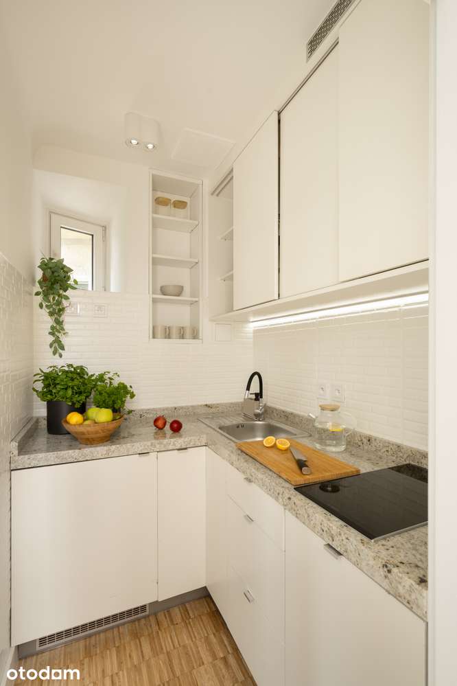 36 m² w sercu Warszawy — centrum na wyciągnięcie ręki, zieleń za oknem