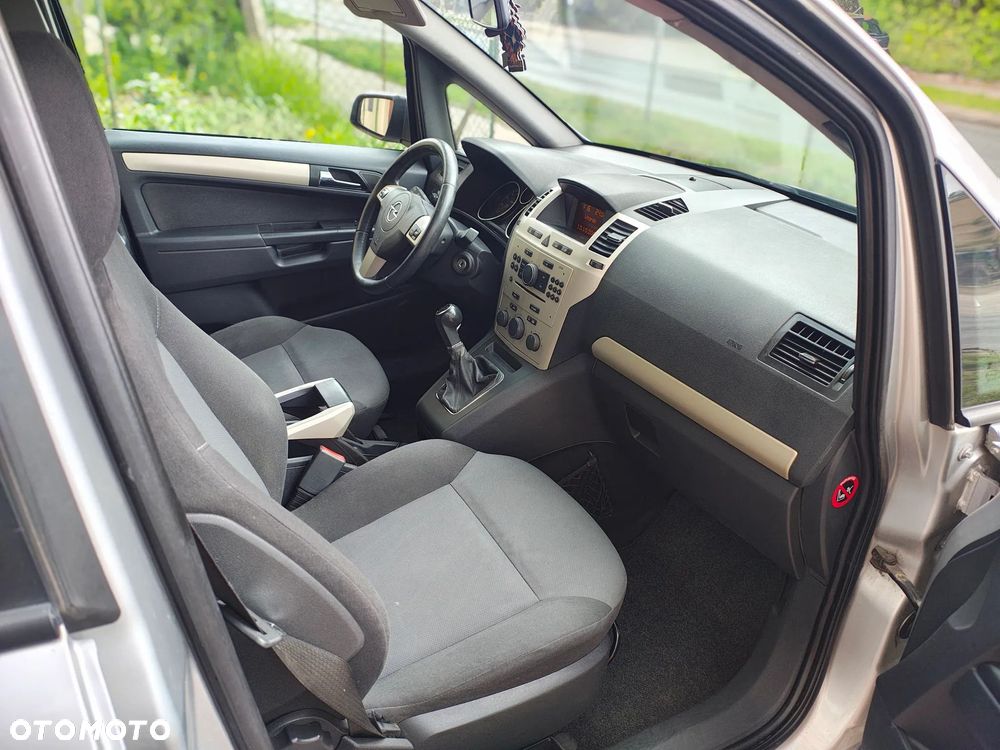 Opel Zafira 1.8 Enjoy - 10