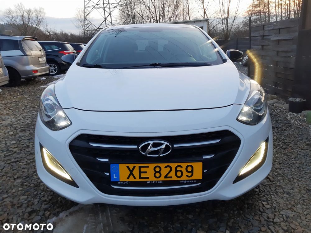 Hyundai i30 blue 1.6 CRDi Passion - 18