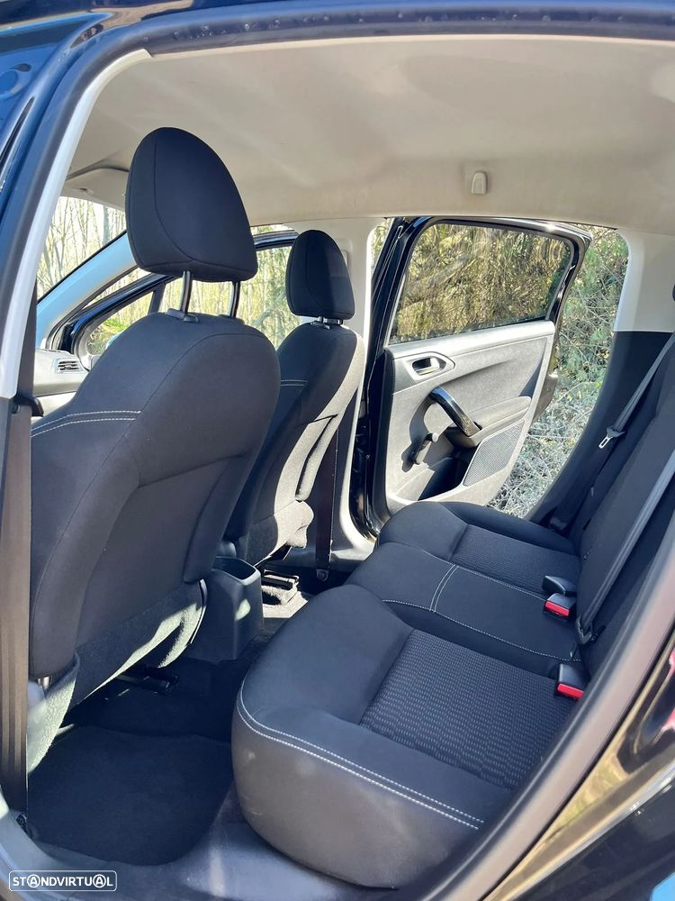 Peugeot 208 1.2 PureTech Active - 31