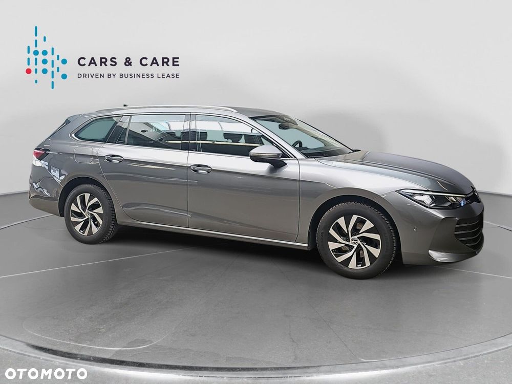 Volkswagen Passat - 4